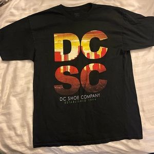 DC SHOES MEN'S GRAPHIC BLACK T-SHIRT W/ "DC" "SC"/CITY SUNRISE size Large